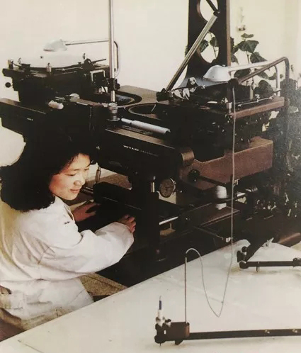 上世紀(jì)八十年代，技術(shù)人員利用傳統(tǒng)模擬測繪設(shè)備制圖